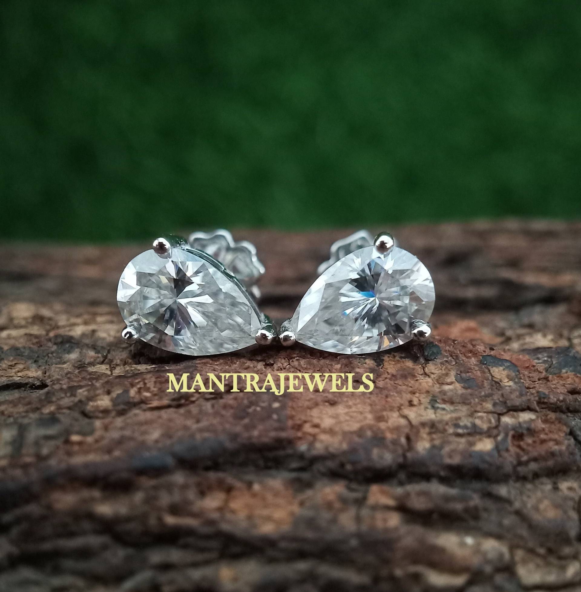 Moissanite Ohrringe, Diamant Ohrstecker Im Birnenschliff, Solide Ohrringe Aus Weißgold Für Damen, Solitaire Verlobung von TheJewello