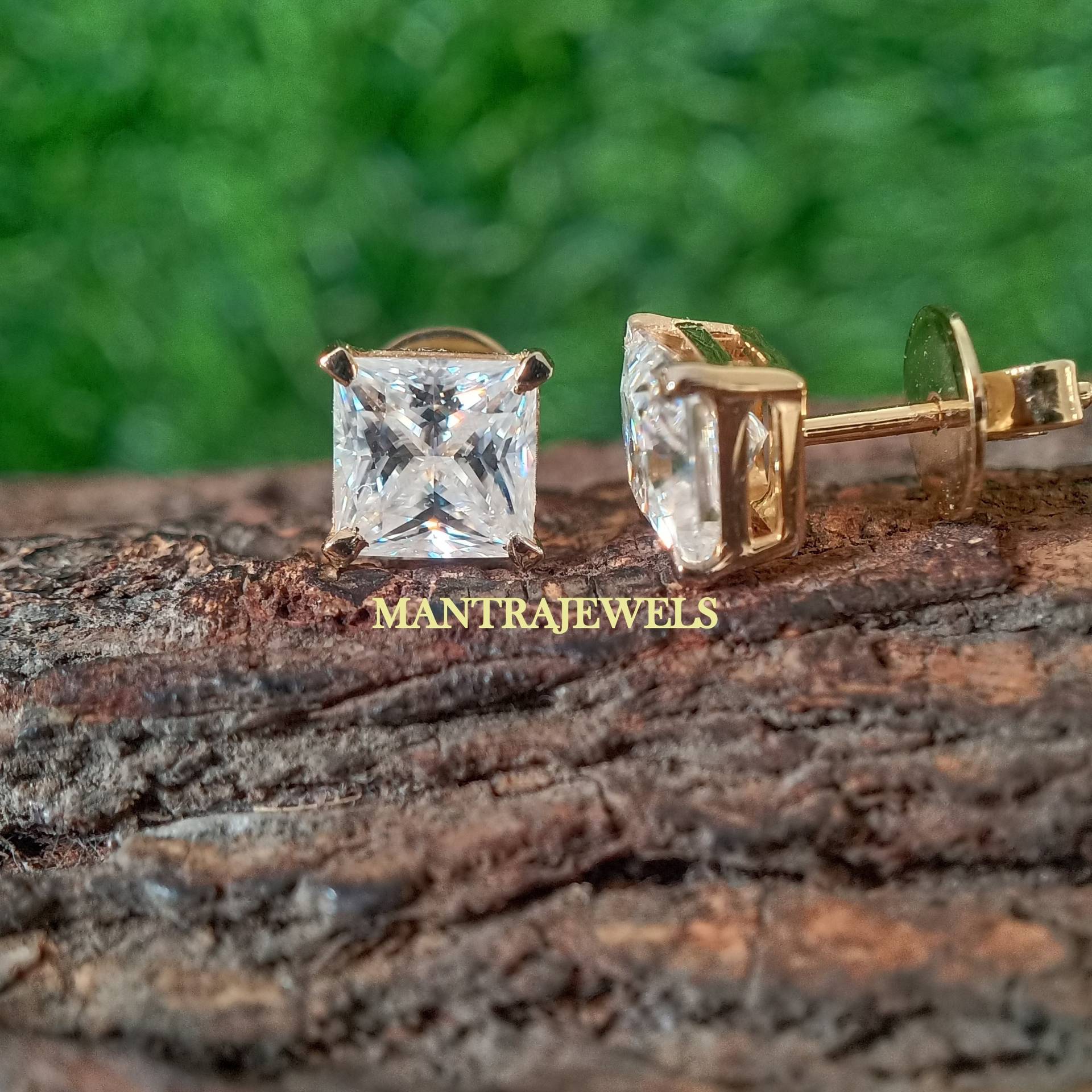 Moissanite Ohrringe, Solitaire Prinzessin 3.70 Ct Princess Cut Verlobungs Push Back Diamant Ohrstecker von TheJewello