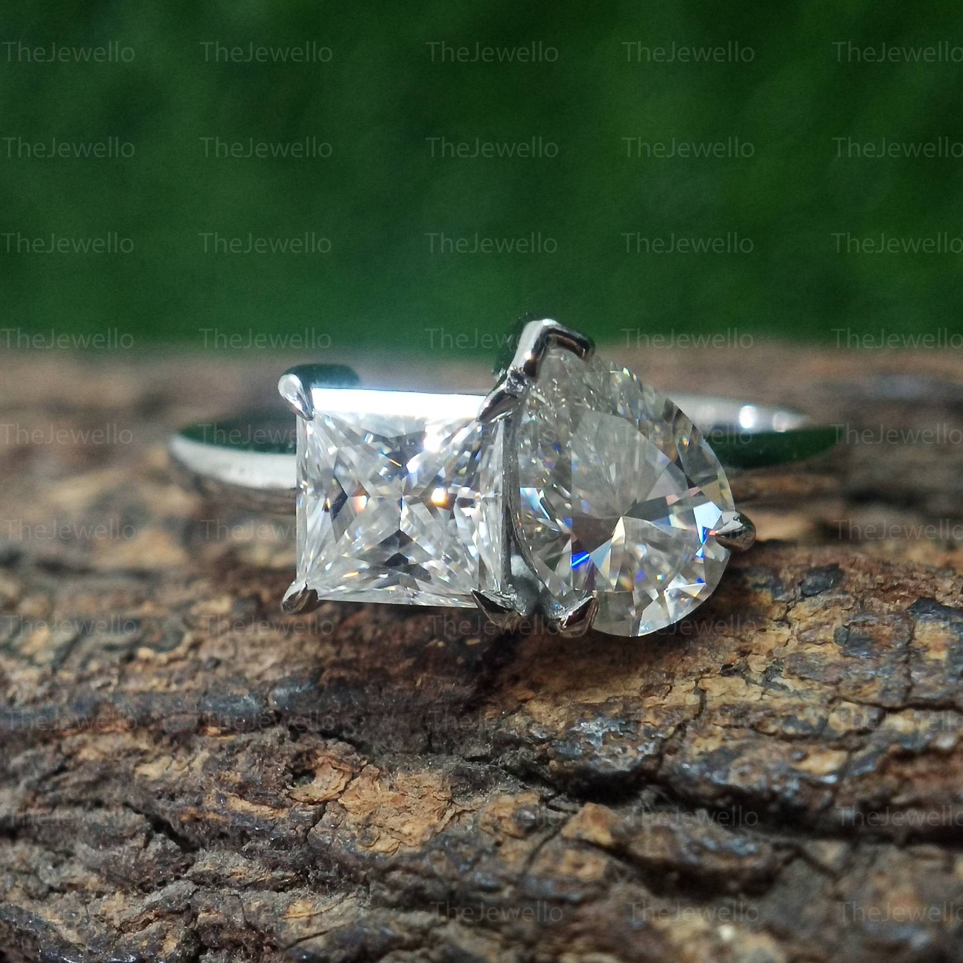 Moissanite Verlobungsring, Pear Cut Und Princess Cut, 10K/14K/18K Weißgold Toi Et Moi Verlobungsring von TheJewello