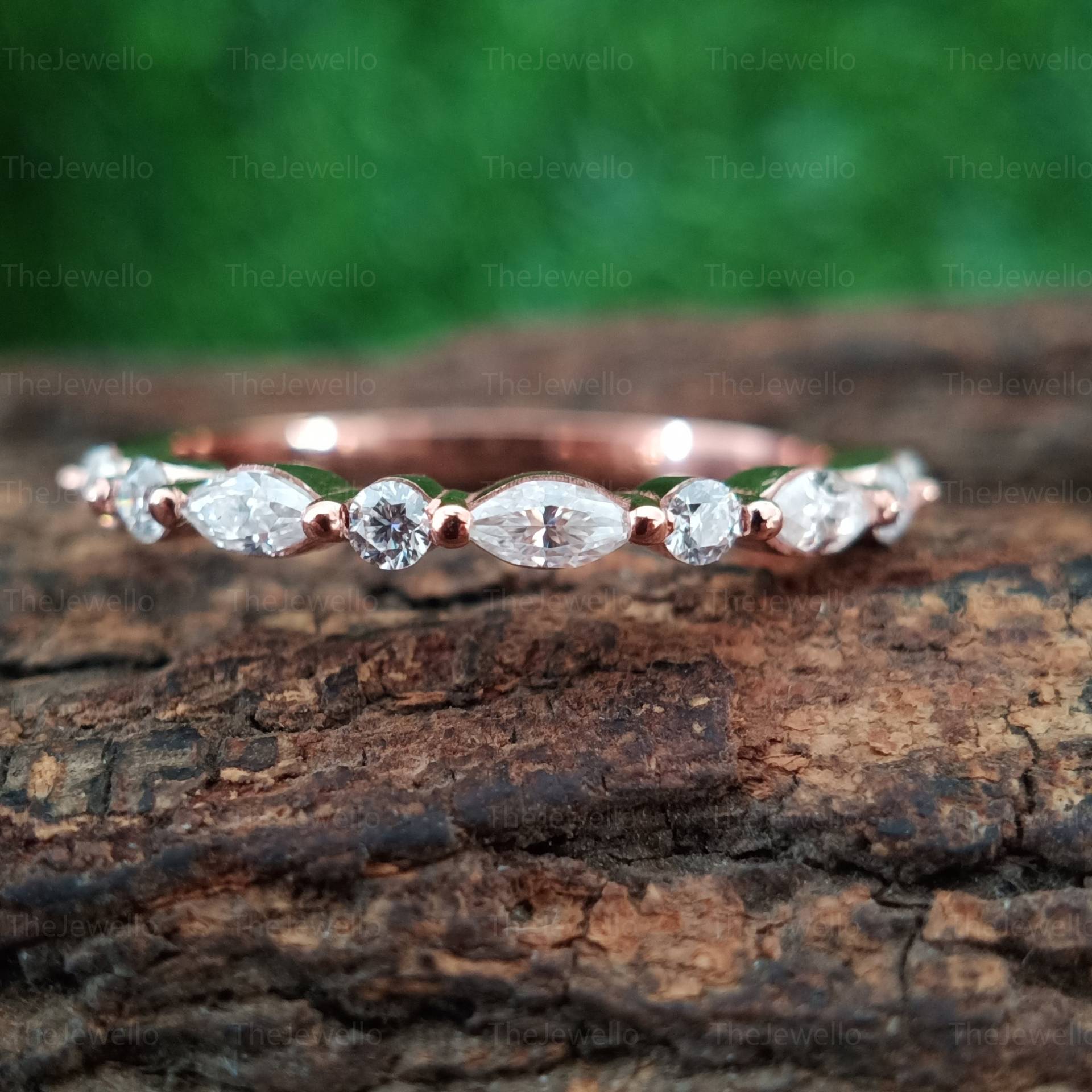 Moissanite Wedding Band, Runde Marquise Cut Diamant Brautring, Halbe Eternity Braut Stacking Vintage Rose Gold Ehering von TheJewello