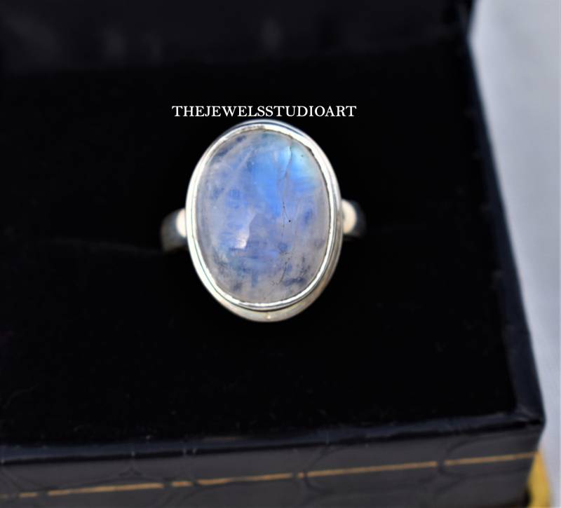 Regenbogen Mondstein Ring - Sterling Silber Blau Blitz Cocktail Ringe Für Frauen Handgemachter Boho -Schmuck von TheJewelsStudioArt