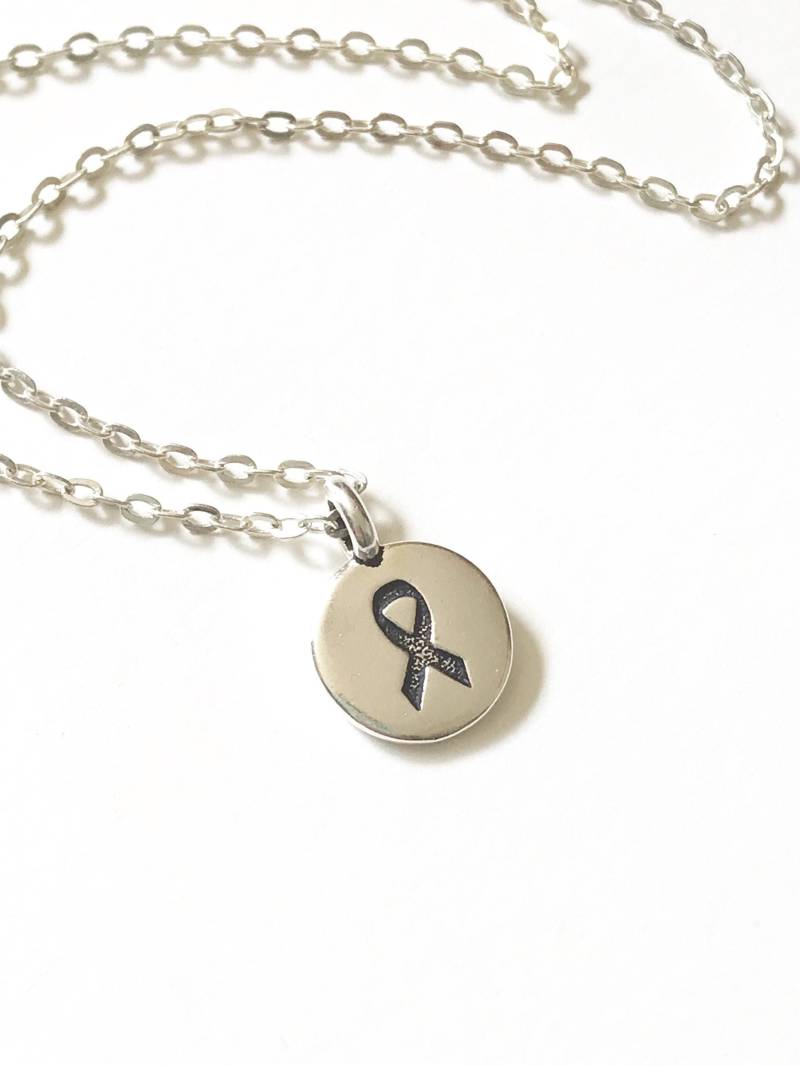 Bewusstsein Halskette, Band Krebs Schmuck, Gedenkschmuck, Brustkrebs Geschenke von TheJoyfulJewelryBox