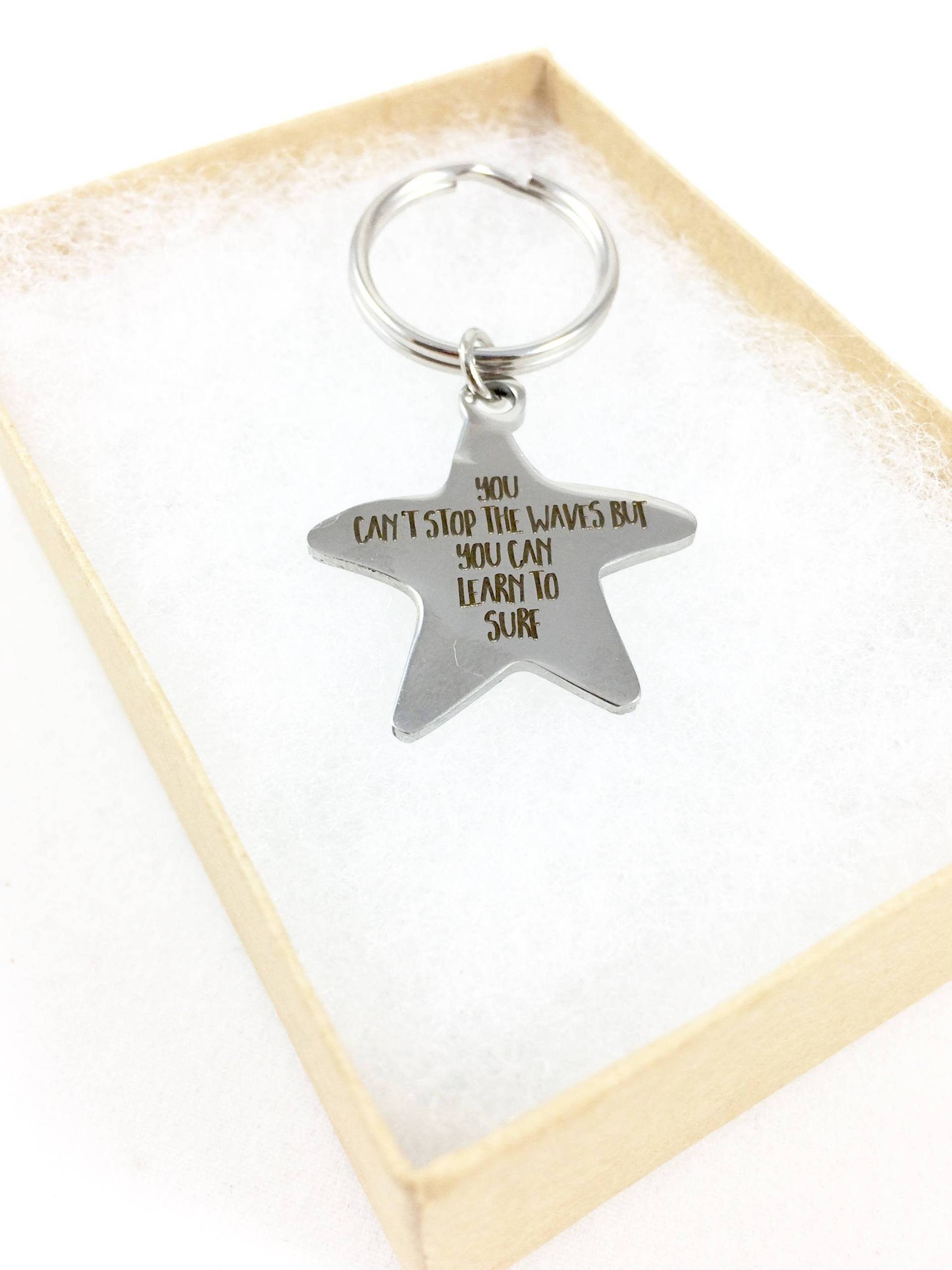Surf-Schlüsselbund, Inspirierender Edelstahl-sternanhänger von TheJoyfulJewelryBox