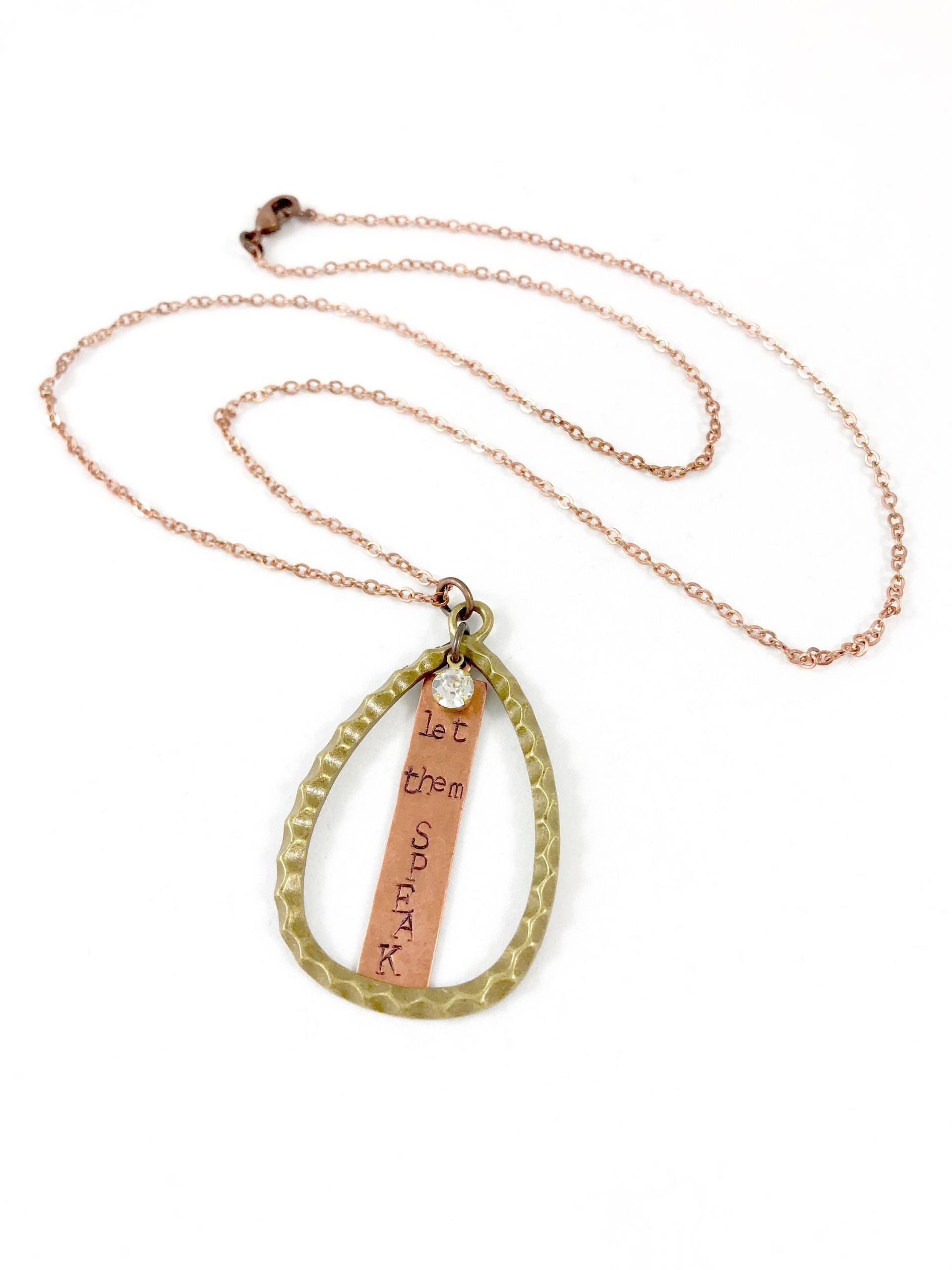 Teardrop Messing Anhänger Halskette, Hand Gestempelt Kupfer Bar, Ermutigung Geschenk von TheJoyfulJewelryBox