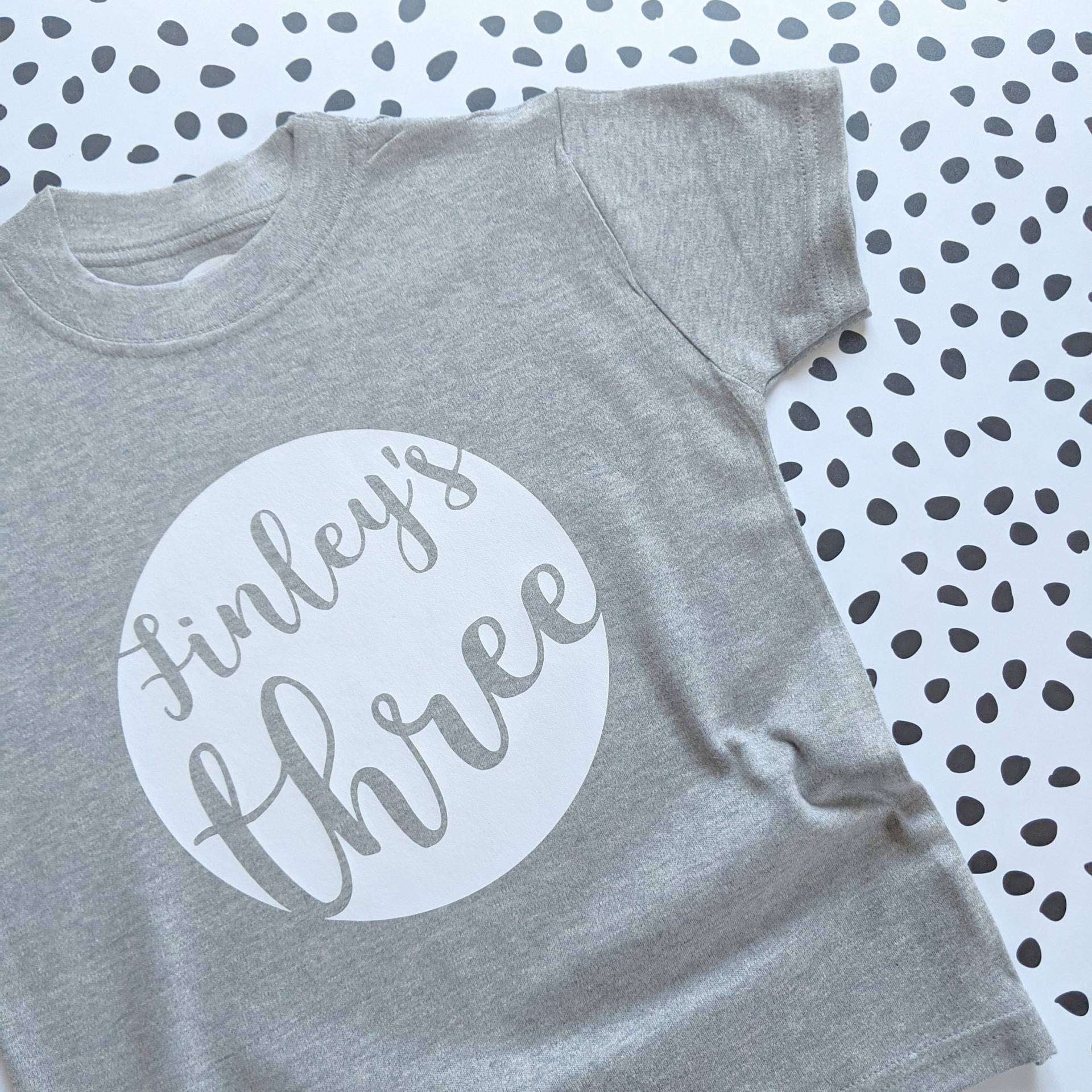 Personalisiertes Kinder T-Shirt Baumwoll-T-Shirt Personalisiertes Kinder T-Shirt Baumwoll-T-Shirt von TheJoyfulRebelStudio