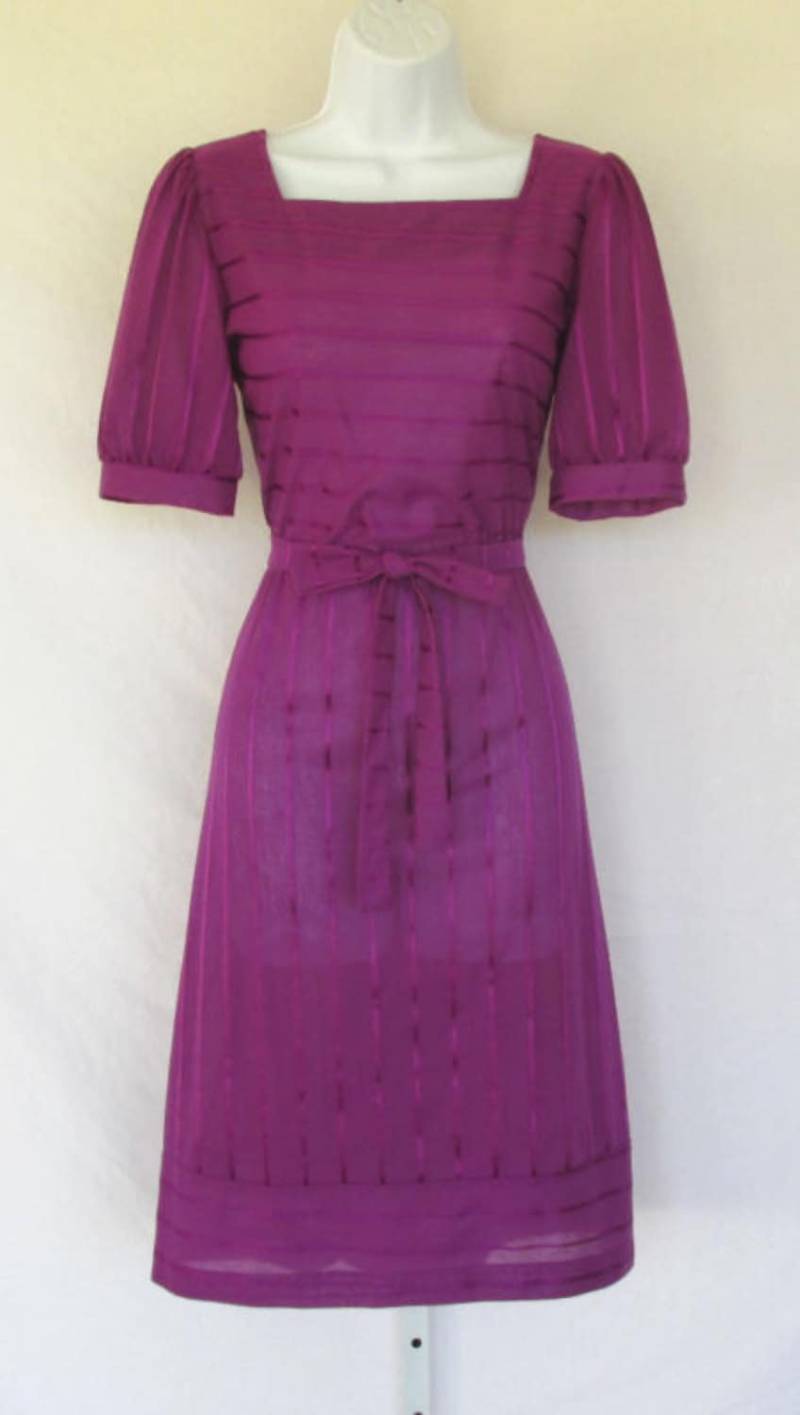 Oops California Kleid Lila Band 1960 von TheJunkEmporium