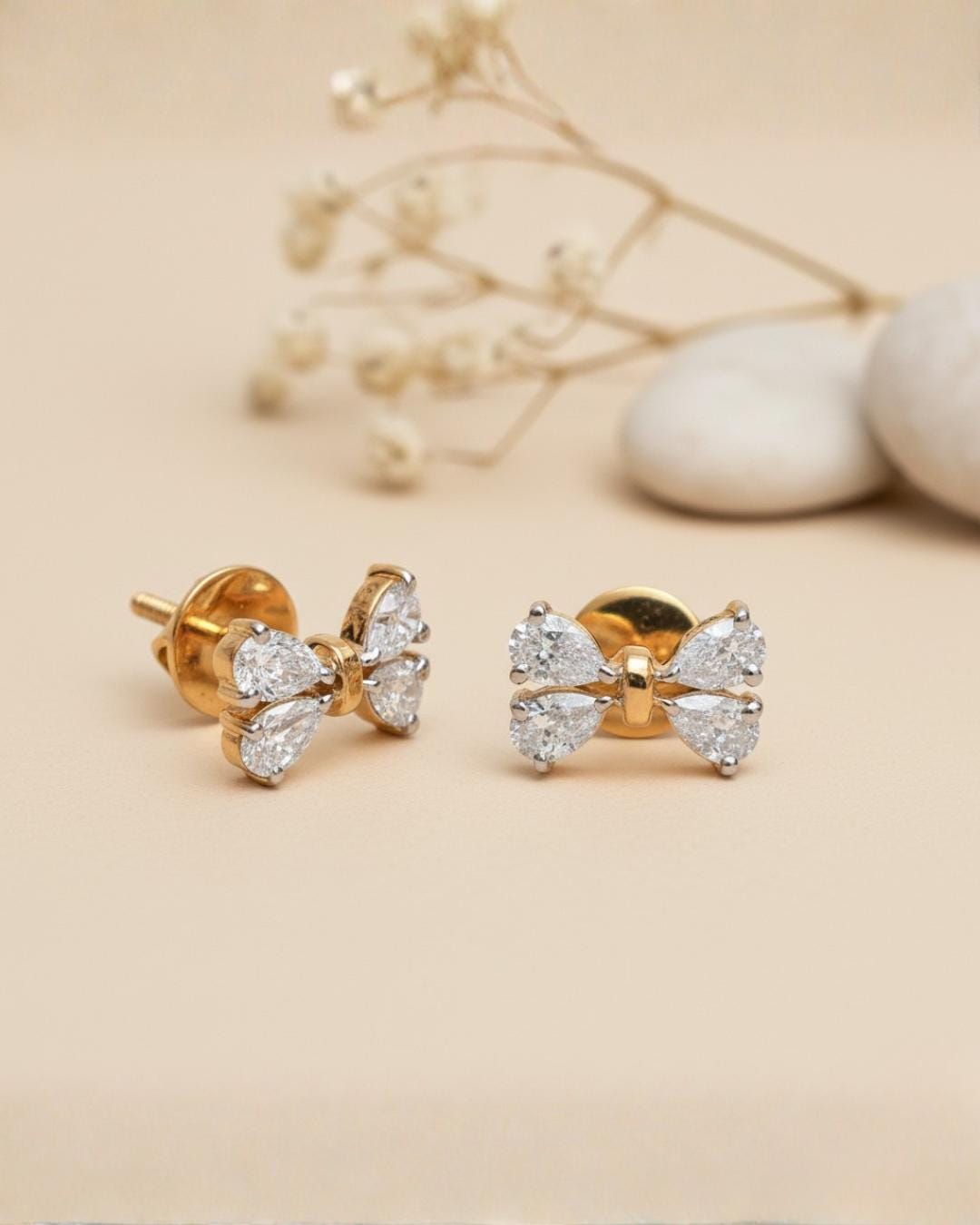 Diamant Bogen Ohrstecker, 9K Und 14K Labor Gewachsener Schmuck Für Mädchen Frauen, Jeden Tag Niedliche Zierliche Ohrringe Geschenk Sie von TheKairavi