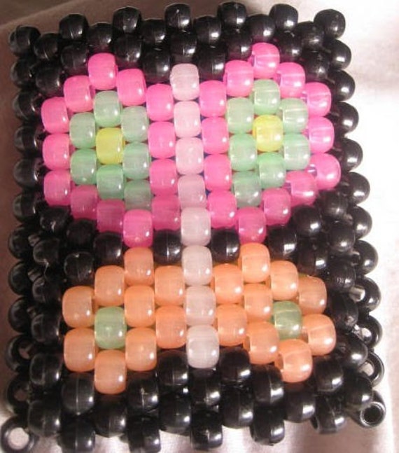 Glow in Dark Schmetterlinge Kandi Cuff Armband Glow in Dark Schmetterlinge Kandi Cuff Armband von TheKandyBazaar