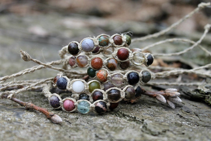 Von Der Natur Inspiriertes Hanf Armband Edelstein Boho Schmuck Für Einen Erdigen Und Schicken Look Von Der Natur Inspiriertes Hanf Armband Edelstein Boho Schmuck Für Einen Erdigen Und Schicken Look von TheKnottyRatsNest