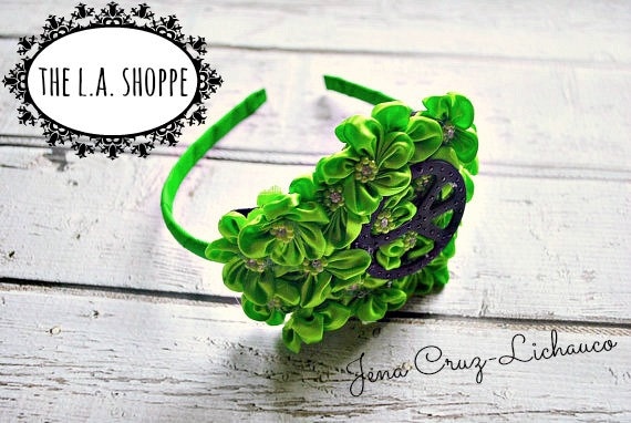 Versandbereitgrün Floral Schwarz Peace Schild Retro Vintage Inspiriertes Stirnband Versandbereitgrün Floral Schwarz Peace Schild Retro Vintage Inspiriertes Stirnband von TheLAShoppe