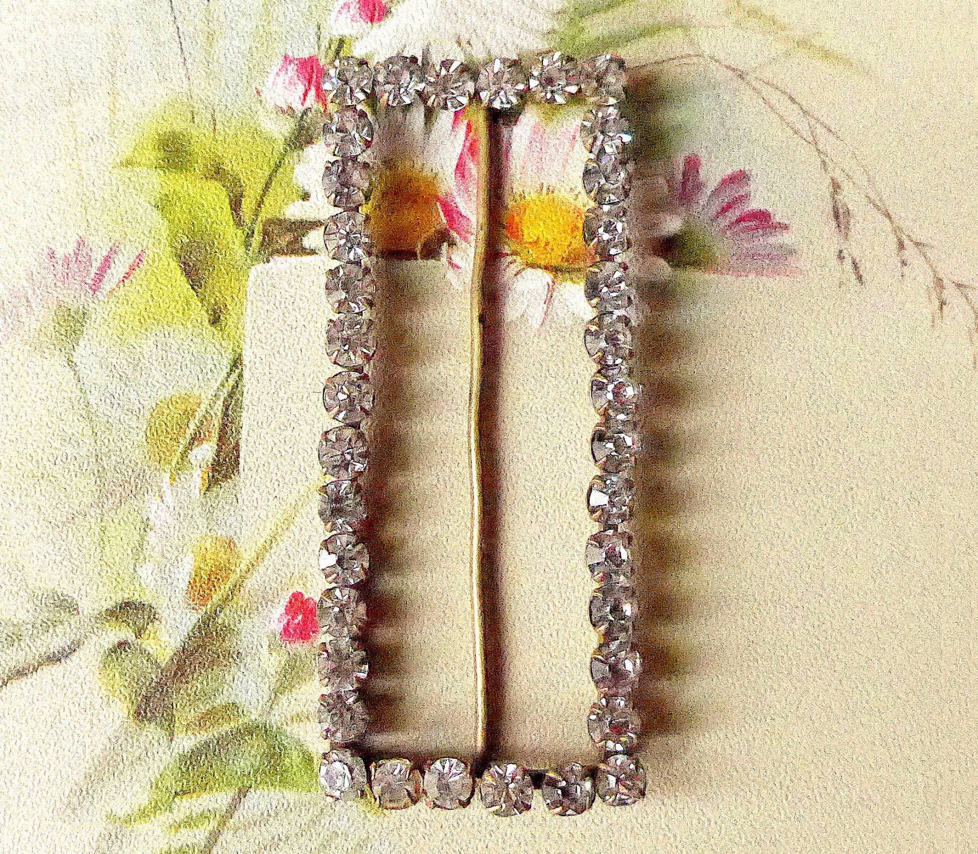 Schnalle, Diamante, Boho, Vintage. Diamante - Ein Einzelner Rand Aus Krappenstein, Messing, Vertikales Rechteck. Um 1910 Schnalle, Diamante, Boho, Vintage. Diamante - Ein Einzelner Rand Aus Krappenstein, Messing, Vertikales Rechteck. Um 1910 von TheLadyatSkiers