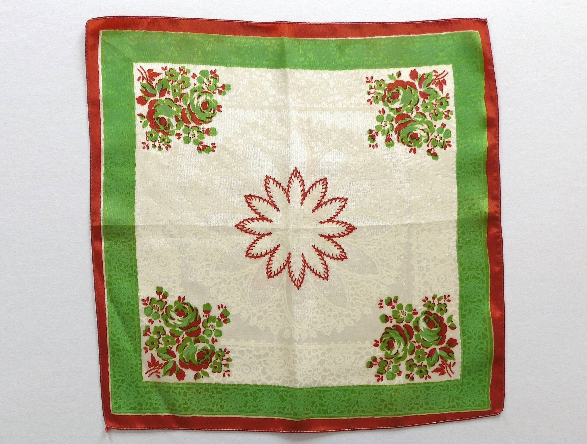 Taschentuch, Vintage. Floral Mit Einem Brokateffekt Cremeweißen Hintergrund, Ingwer & Grüntöne, Viskose. C1940Er Bis Anfang 50Er Jahre Taschentuch, Vintage. Floral Mit Einem Brokateffekt Cremeweißen Hintergrund, Ingwer & Grüntöne, Viskose. C1940Er Bis Anfang 50Er Jahre von TheLadyatSkiers