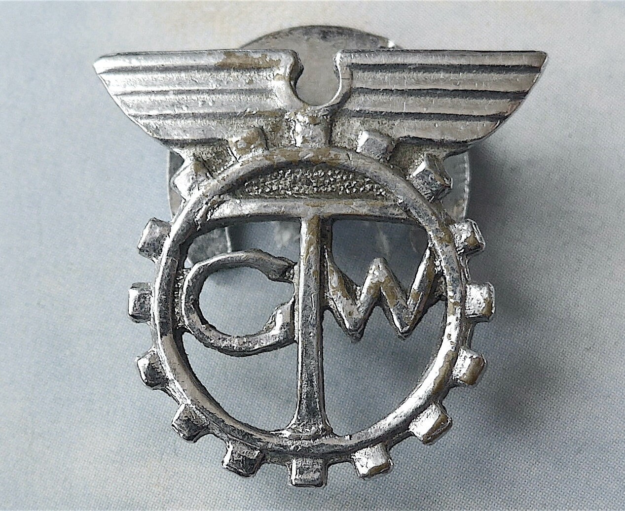 Transport General Workers Union Abzeichen, Vintage. " Initial "Ctw", Chrom, Rückseite Blanko." Um 1995 Transport General Workers Union Abzeichen, Vintage. " Initial "Ctw", Chrom, Rückseite Blanko." Um 1995 von TheLadyatSkiers