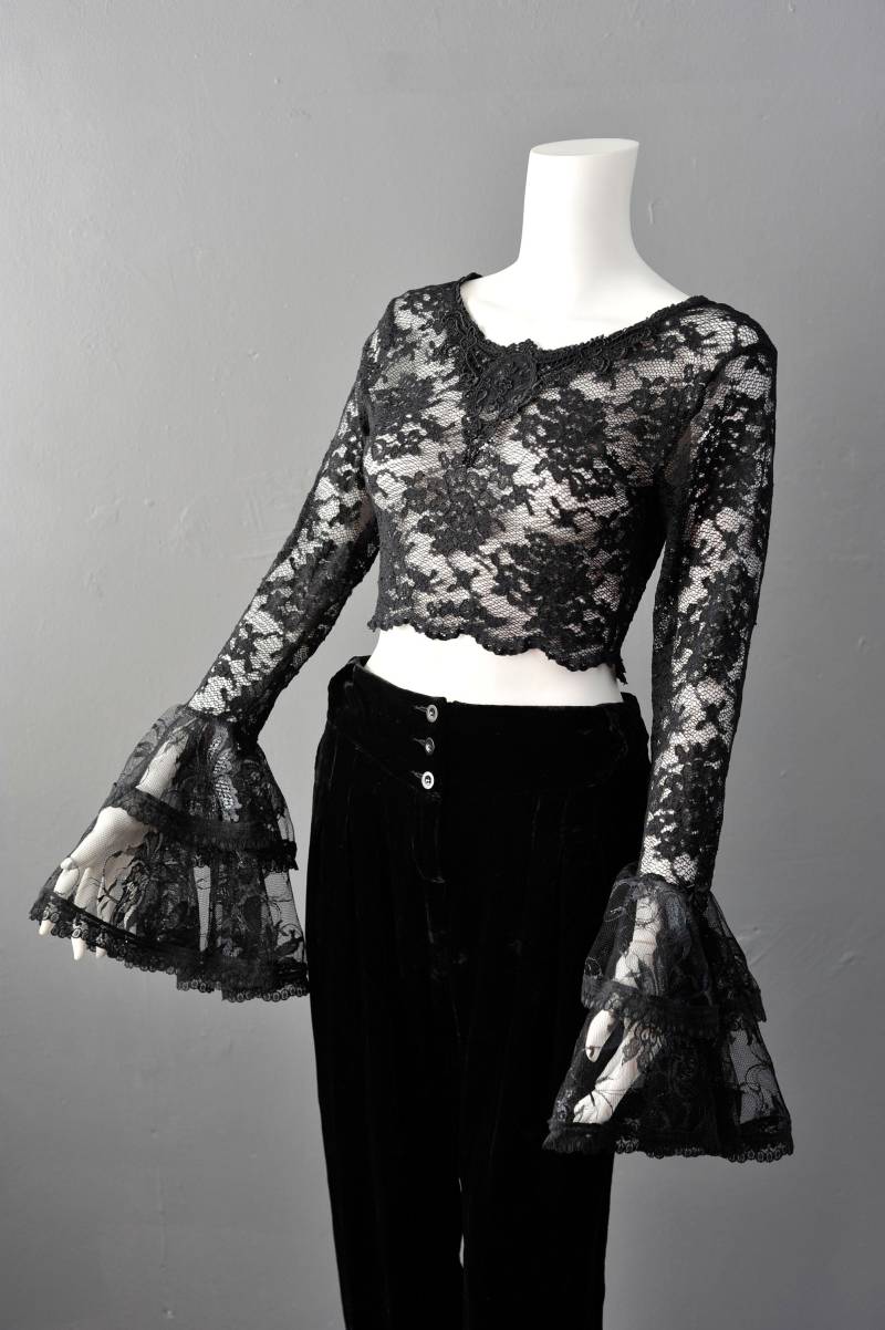 Schiere Spitze Crop Top Mit Trompetenärmeln, Nu Goth Dark Romantic von TheLastKult