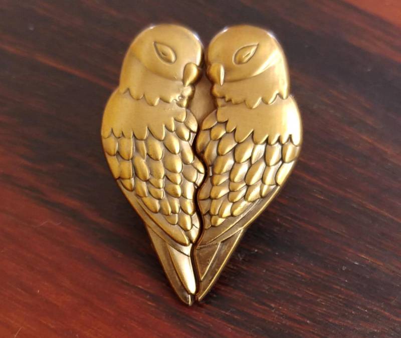 Antik Gold Liebe Vögel - Revers, Tasche, Hut Pin Paar von TheLastPassenger