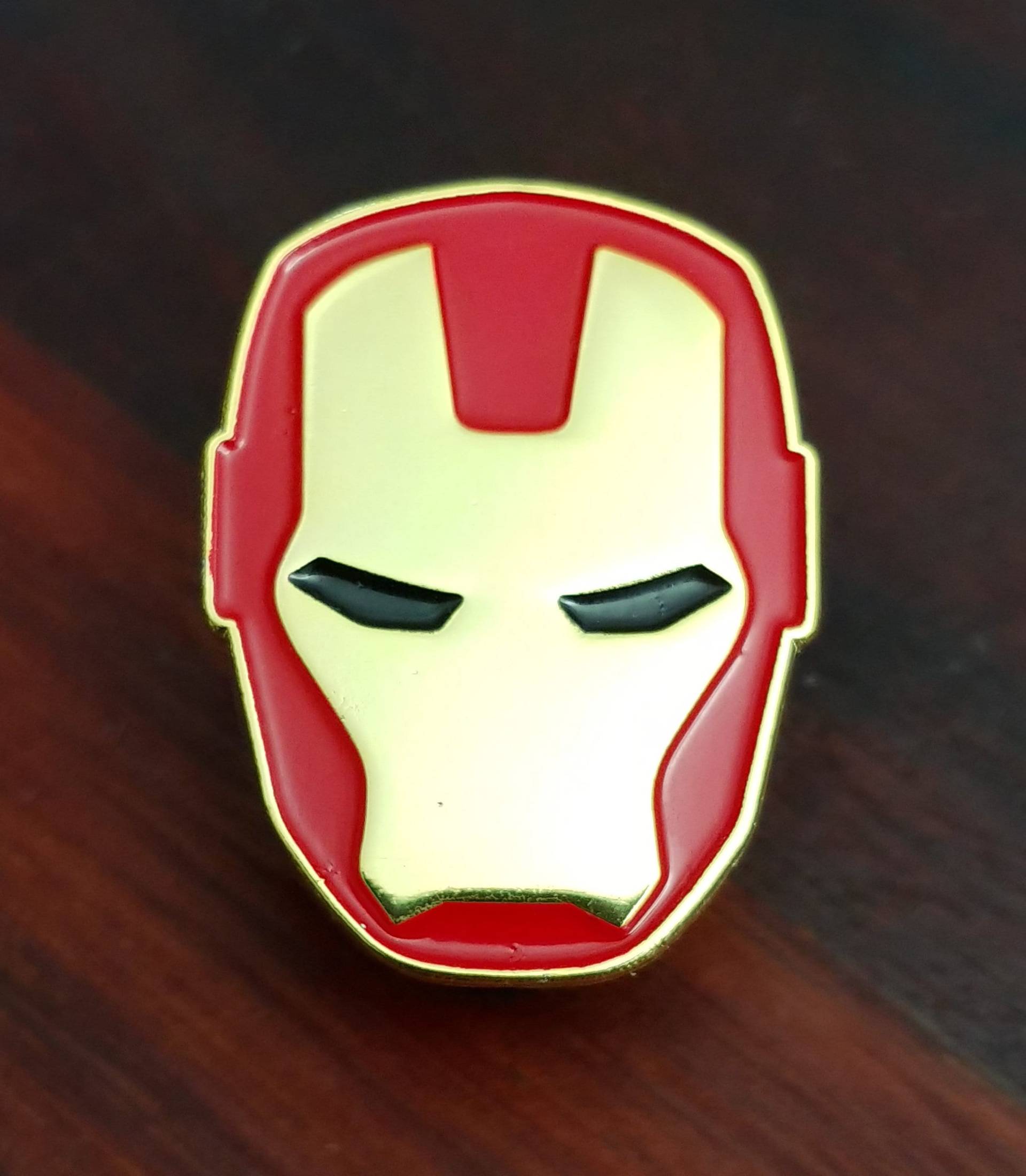 Iron Man Emblem Logo Anstecknadel Hutnadel von TheLastPassenger