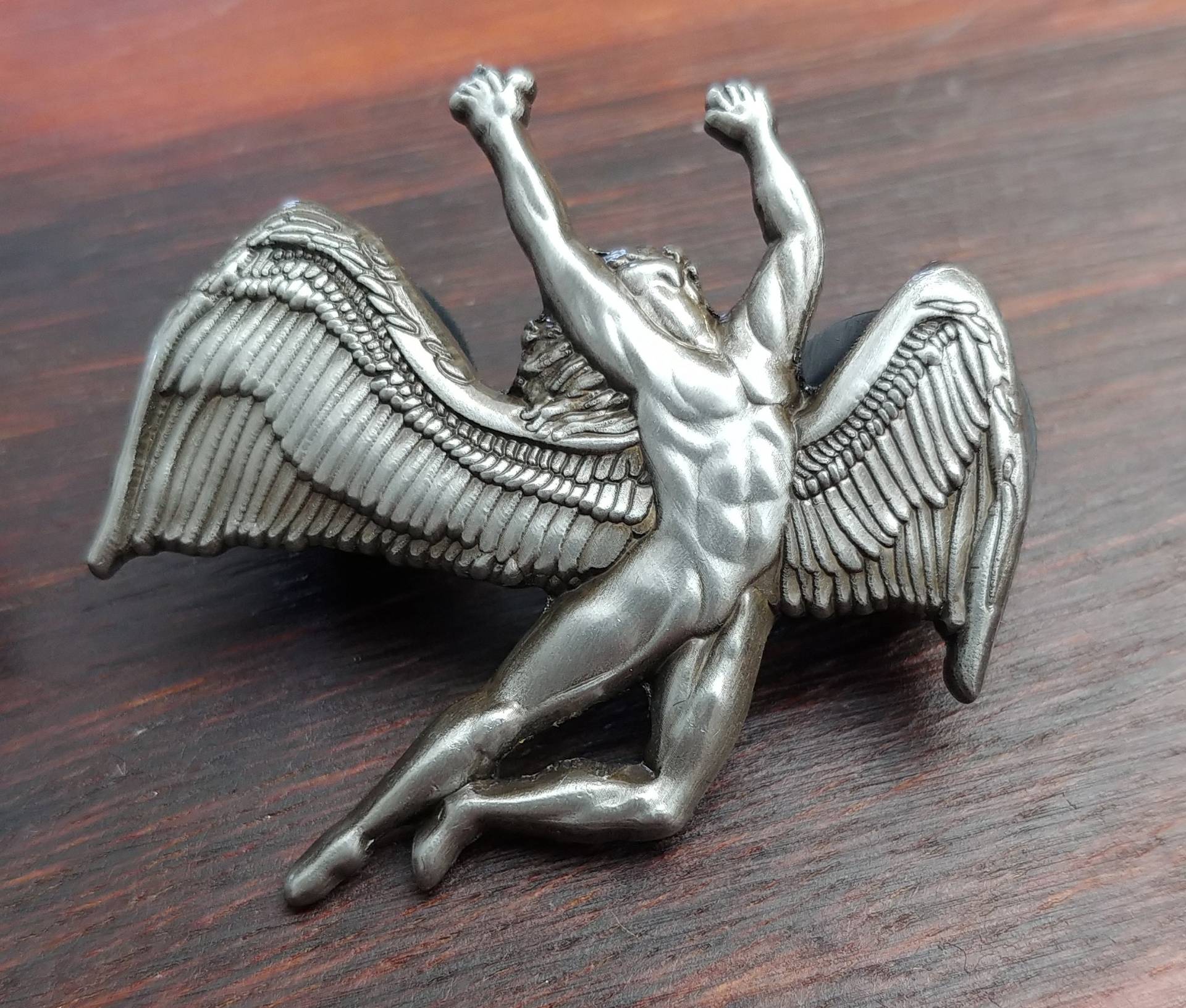 Led Zeppelin - Schwanengesang Anstecknadel 3D Modell Led Zeppelin - Schwanengesang Anstecknadel 3D Modell von TheLastPassenger