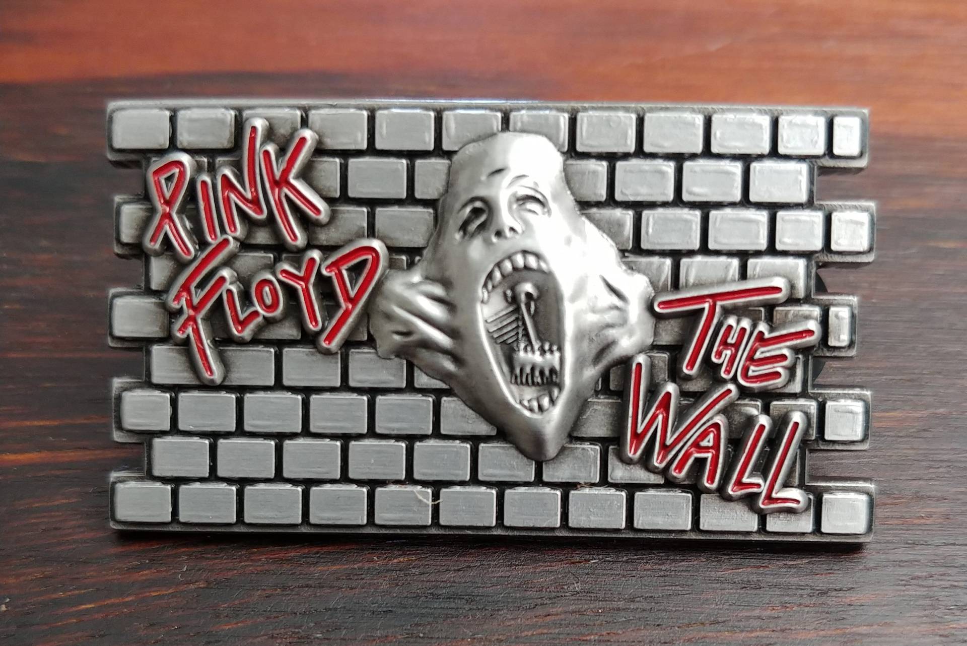 Pink Floyd - The Wall 3D-Anstecker Pink Floyd - The Wall 3D-Anstecker von TheLastPassenger
