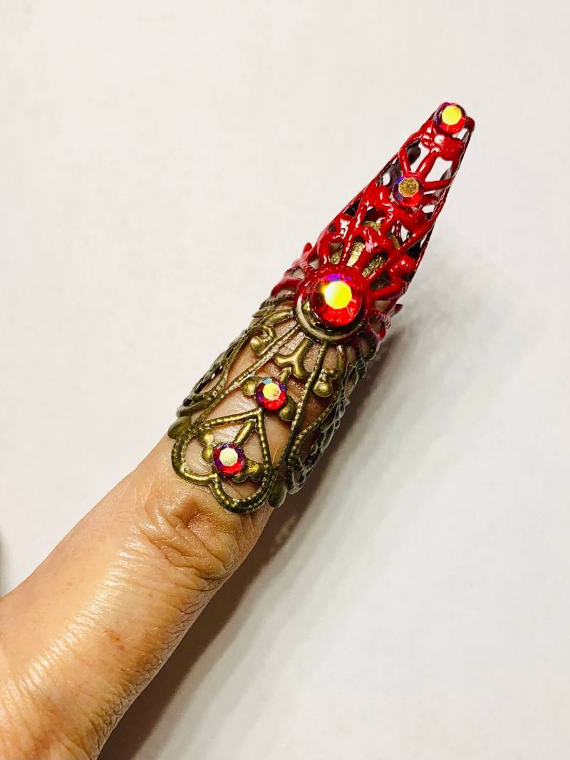 Blutiger Klauenring, Metallkrallenring, Nagelschutz, Fingerspitze, Nagelabdeckung, Metallfingerspitze, Metallnagelschutz, Kristallkrallenring Blutiger Klauenring, Metallkrallenring, Nagelschutz, Fingerspitze, Nagelabdeckung, Metallfingerspitze, Metallnagelschutz, Kristallkrallenring von TheLegacyArt