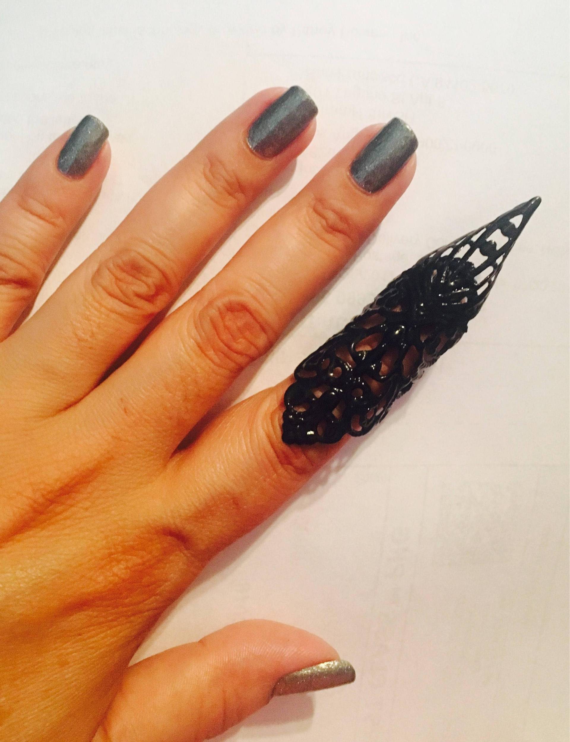 Eisen Krallenring, Nagelschutz, Nagelspitze, Ring Aus Eisen, Fingertip, Gefertigt in Schwarz, Verstellbar, 1 St Eisen Krallenring, Nagelschutz, Nagelspitze, Ring Aus Eisen, Fingertip, Gefertigt in Schwarz, Verstellbar, 1 St von TheLegacyArt