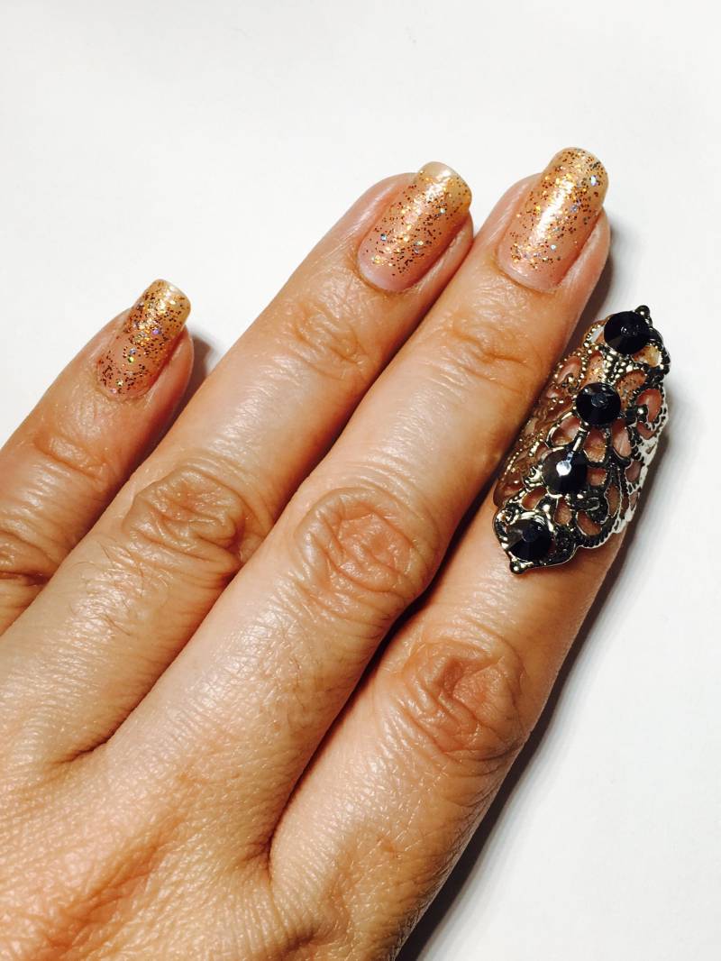 Kleiner Kristall Kralle Ring, Nagelschutz, Nagelkette, Nagelkette, Krallen, Kleine Kralle, Filigree, Kristall Kralle, Hämatit Kristalle 1stk Kleiner Kristall Kralle Ring, Nagelschutz, Nagelkette, Nagelkette, Krallen, Kleine Kralle, Filigree, Kristall Kralle, Hämatit Kristalle 1stk von TheLegacyArt