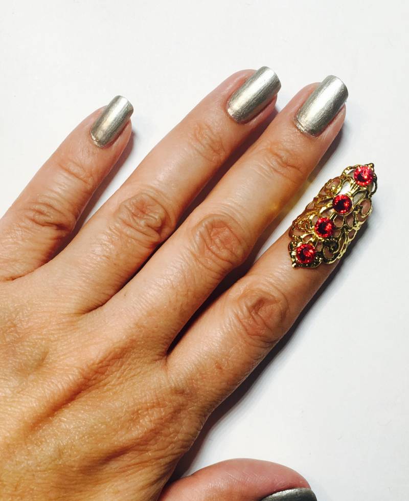 Kristall-Kralle-Ring, Nagel Wache, Nagelspitze, Nagel-Ring, Kristall-Kralle, Silberklaue, Kleine Klaue, Goldfiligran, Rote Kristalle von TheLegacyArt