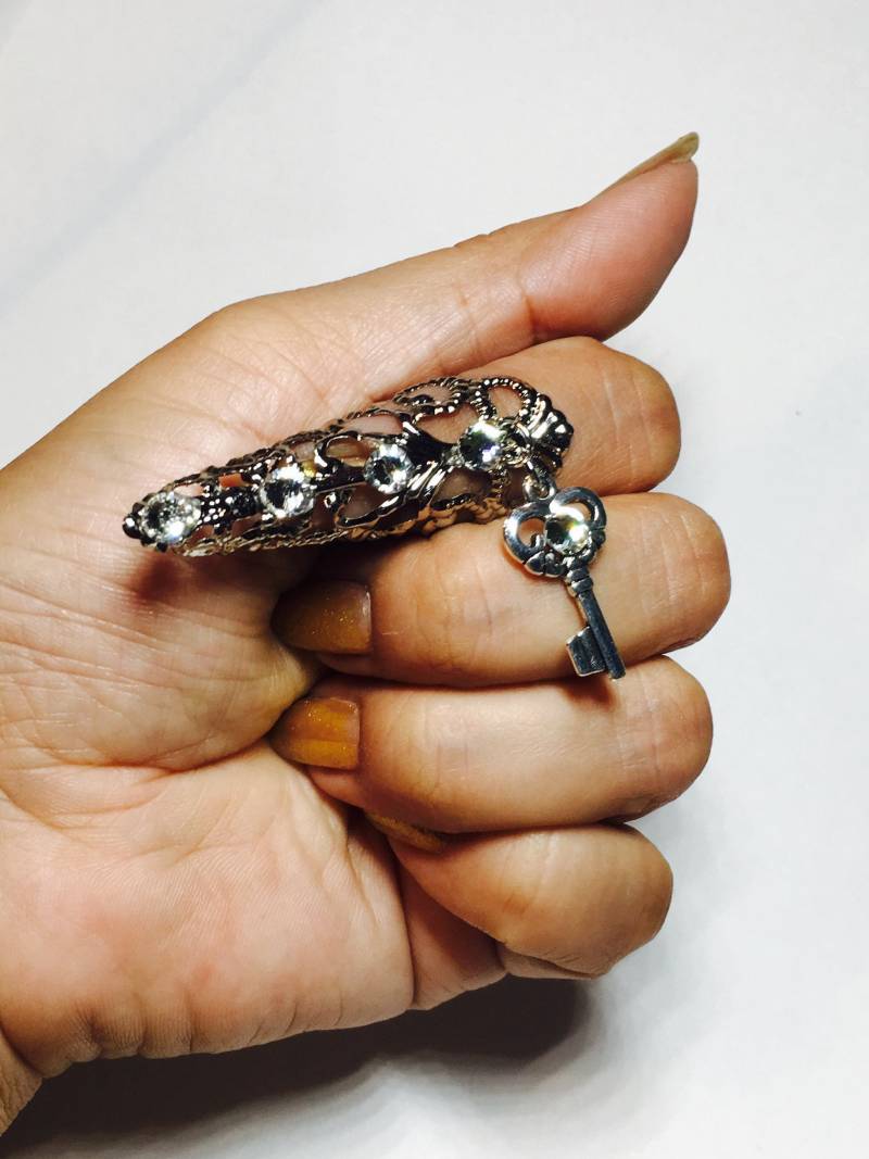 Schlüsselanhänger Silber Filigran, Kristallkrallen Schlüsselanhänger Silber Filigran, Kristallkrallen von TheLegacyArt