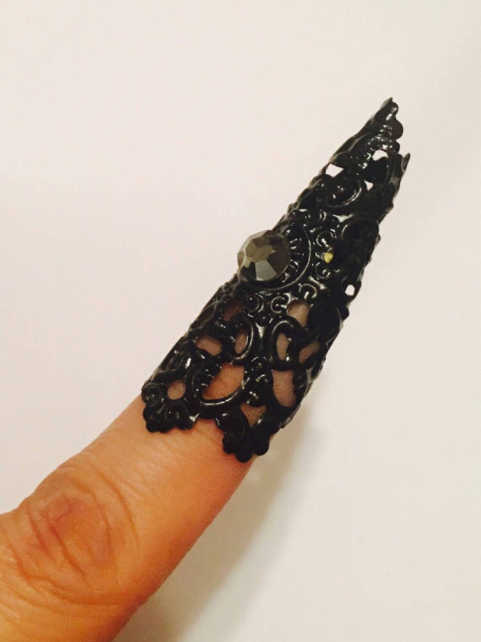Schwarzer Krallenring, Kralle, Nagelspitze, Nagelring, Fingerspitze, Schwarzer Kristallkralle, Fingerabdeckung Schwarzer Krallenring, Kralle, Nagelspitze, Nagelring, Fingerspitze, Schwarzer Kristallkralle, Fingerabdeckung von TheLegacyArt