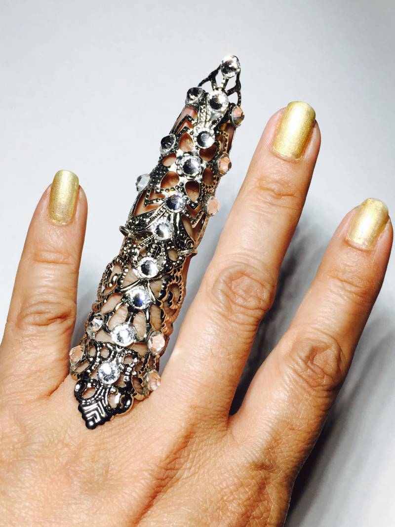 Vollfingerring, Schildring, Rüstungsring, Kristallrüstungsring, Vollfingerring Aus Metall, Fingerabdeckung, Silbernes Filigran, Klare Kristalle Vollfingerring, Schildring, Rüstungsring, Kristallrüstungsring, Vollfingerring Aus Metall, Fingerabdeckung, Silbernes Filigran, Klare Kristalle von TheLegacyArt