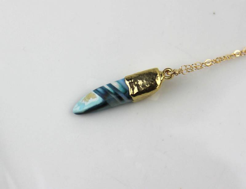 Blaue Drachen Vene Achat Anhänger, Handgemachte Gold Halskette 450338 von TheLionsDenStudio