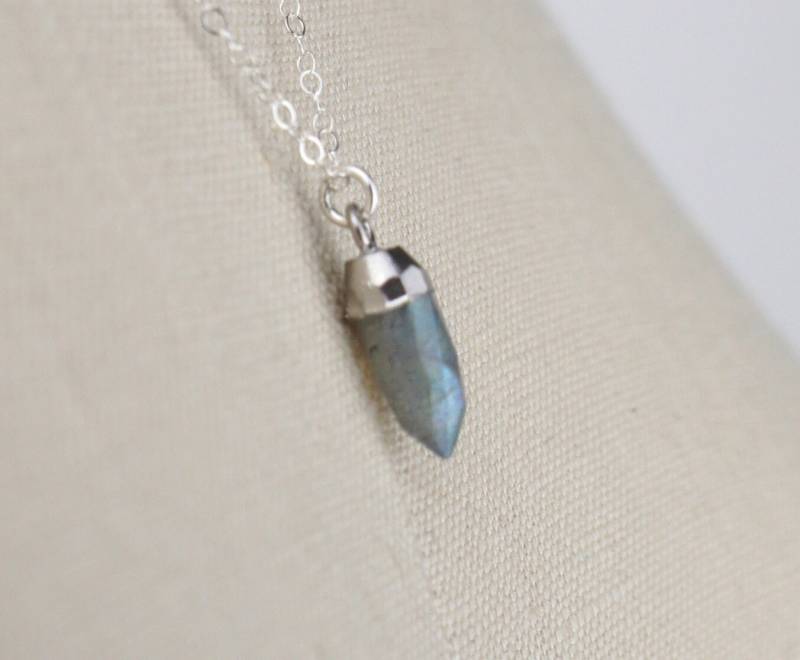 Winzige Labradorit-Spike-Anhänger Silber Kette Mit Sterling Silber, Silberkette, 20 Zoll, Einfache Handgemachte Halskette 450067 Galvani von TheLionsDenStudio