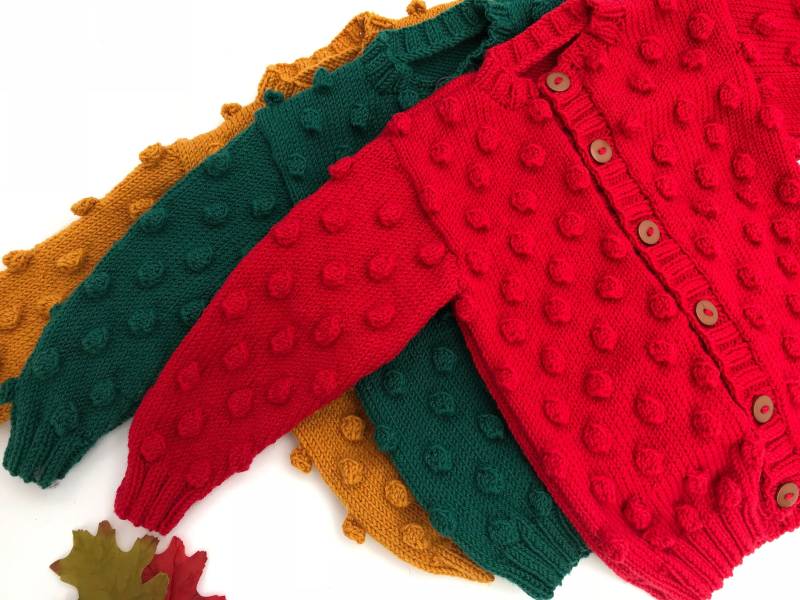 Merino Wolle Baby Bommel-strickjacke Handgestrickter Unisex-Pullover von TheLittleCoverUp