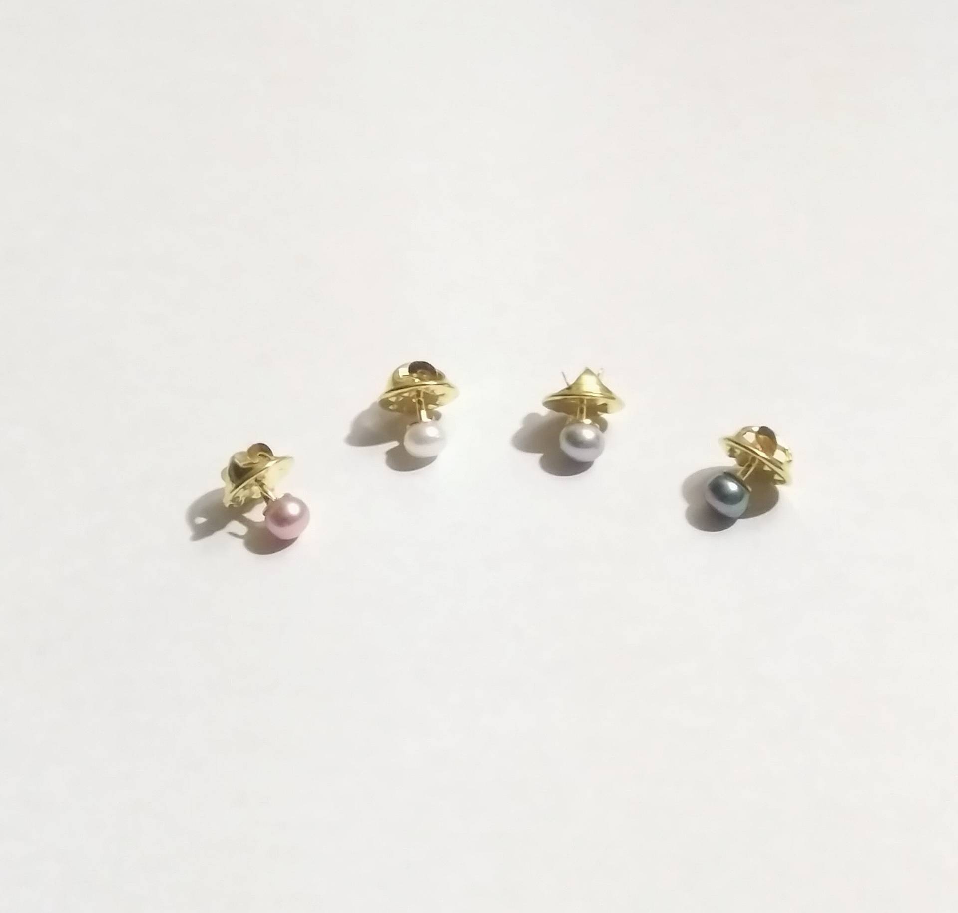 4Er-Pack Set Männer Frauen Anstecknadel Oder Krawatte 6mm Süßwasserknopf Perle Goldene Brosche Pins Weiß Rosa Silber Pfau Pin von TheLittleJewelTree