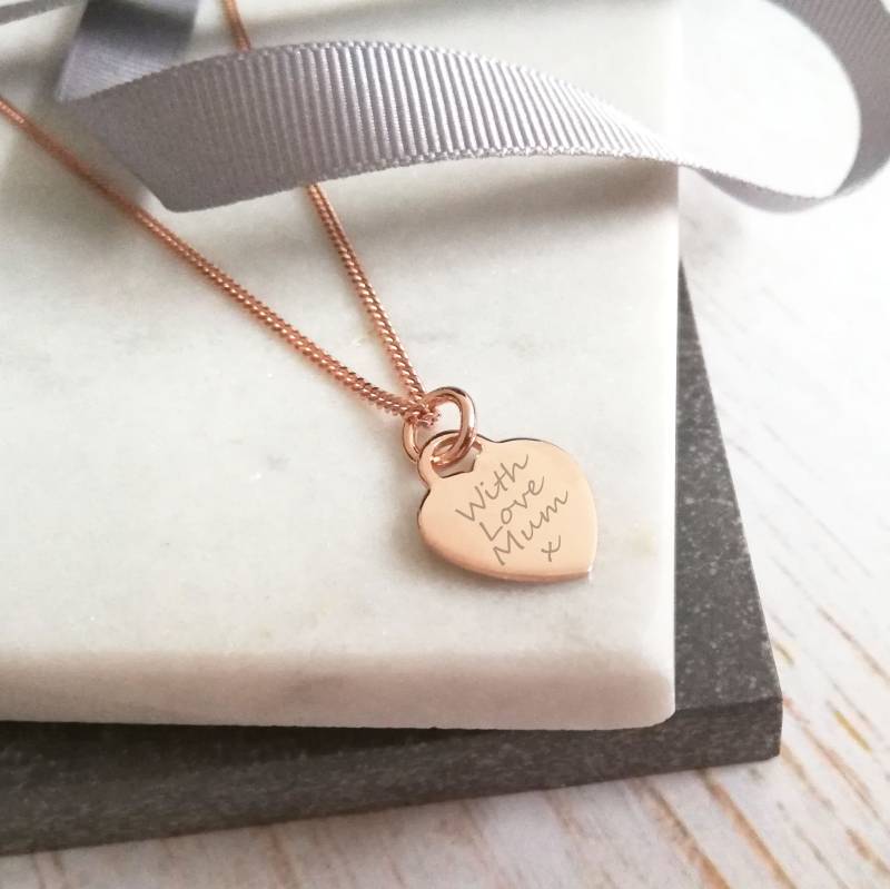 Rosegold Vermeil Mini Engraved Heart Halskette Rosegold Vermeil Mini Engraved Heart Halskette von TheLittleKeepsakeCo