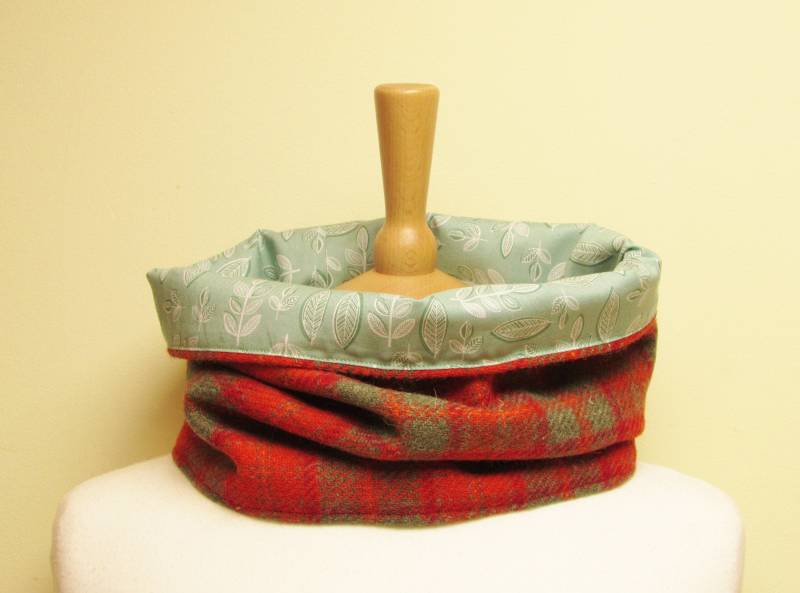 Harris Tweed Halswärmer Schlauchschal - Grün Orange Karo Tolle Alternative Zum Schal von TheLittleStitchCo