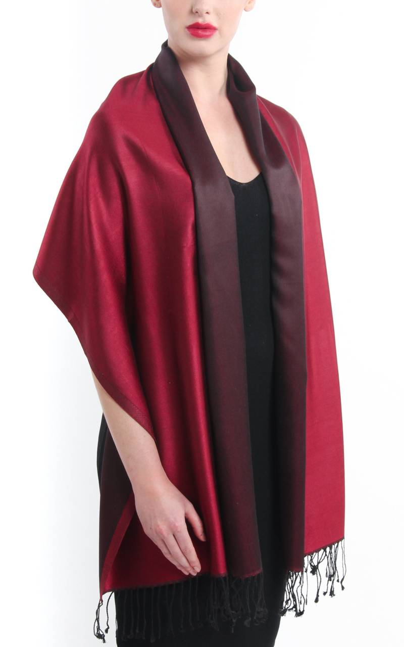 Zweifarbiger Roter Und Schwarzer Seidenschal Reise-Accessoires - 100% Reine Seide Roter Schal Geschenk Für Mama Reversibler Schlichter Eid Zweifarbiger Roter Und Schwarzer Seidenschal Reise-Accessoires - 100% Reine Seide Roter Schal Geschenk Für Mama Reversibler Schlichter Eid von TheLittleTibet