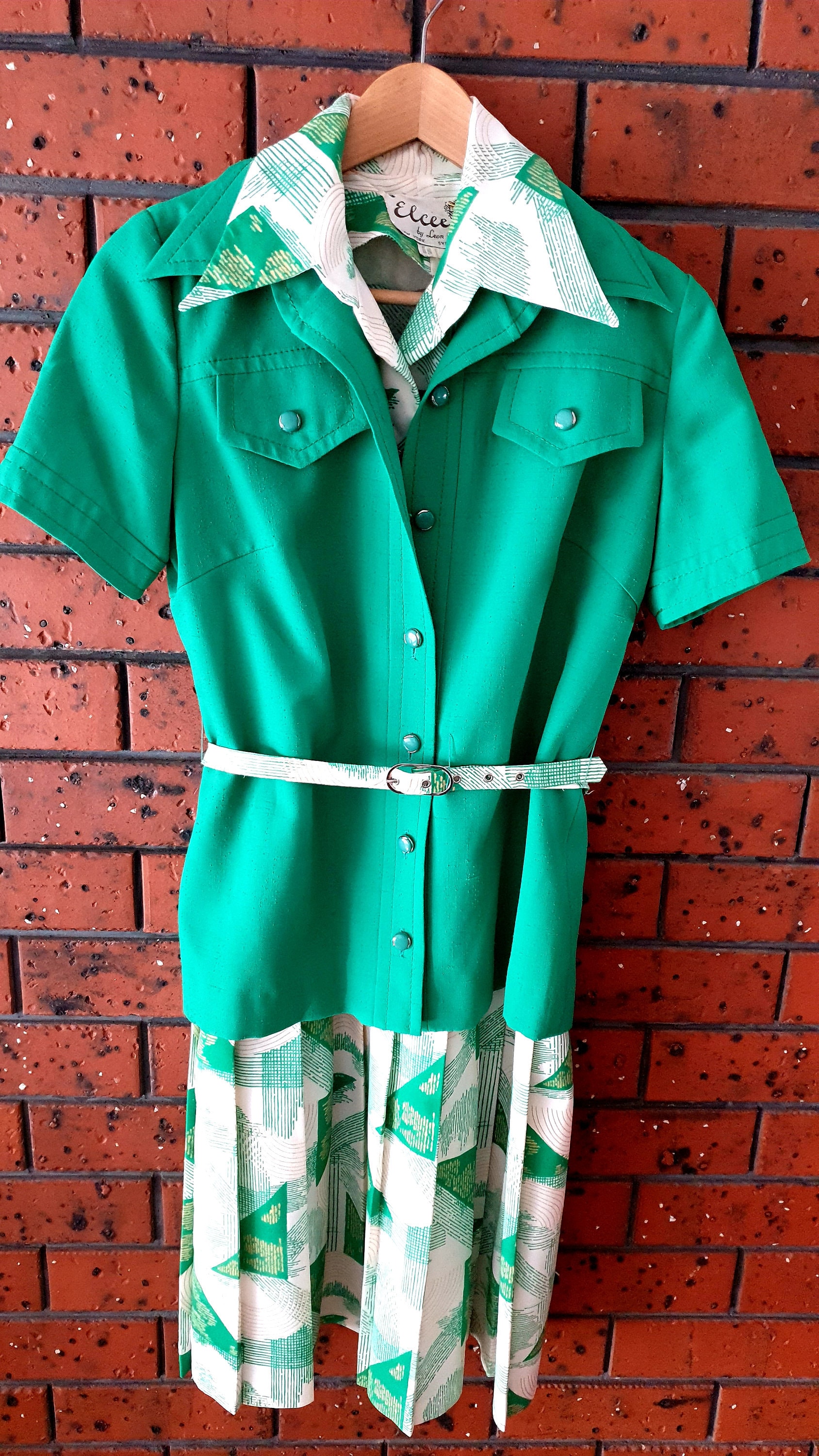 Zwei Stück Kleid Und Hemd Aus Der 1970Er Jahre Mit Gürtel. Separat Als Set Abgetragen Werden von TheLostLove