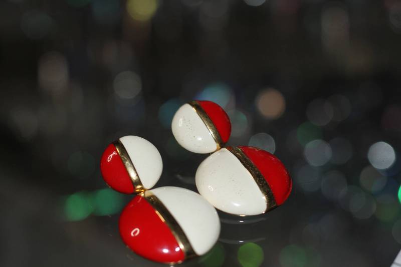 90Er Jahre Rot Und Weiß Kreisrunde Baumelnde Tropfen Ohrringe von TheLoveFashion