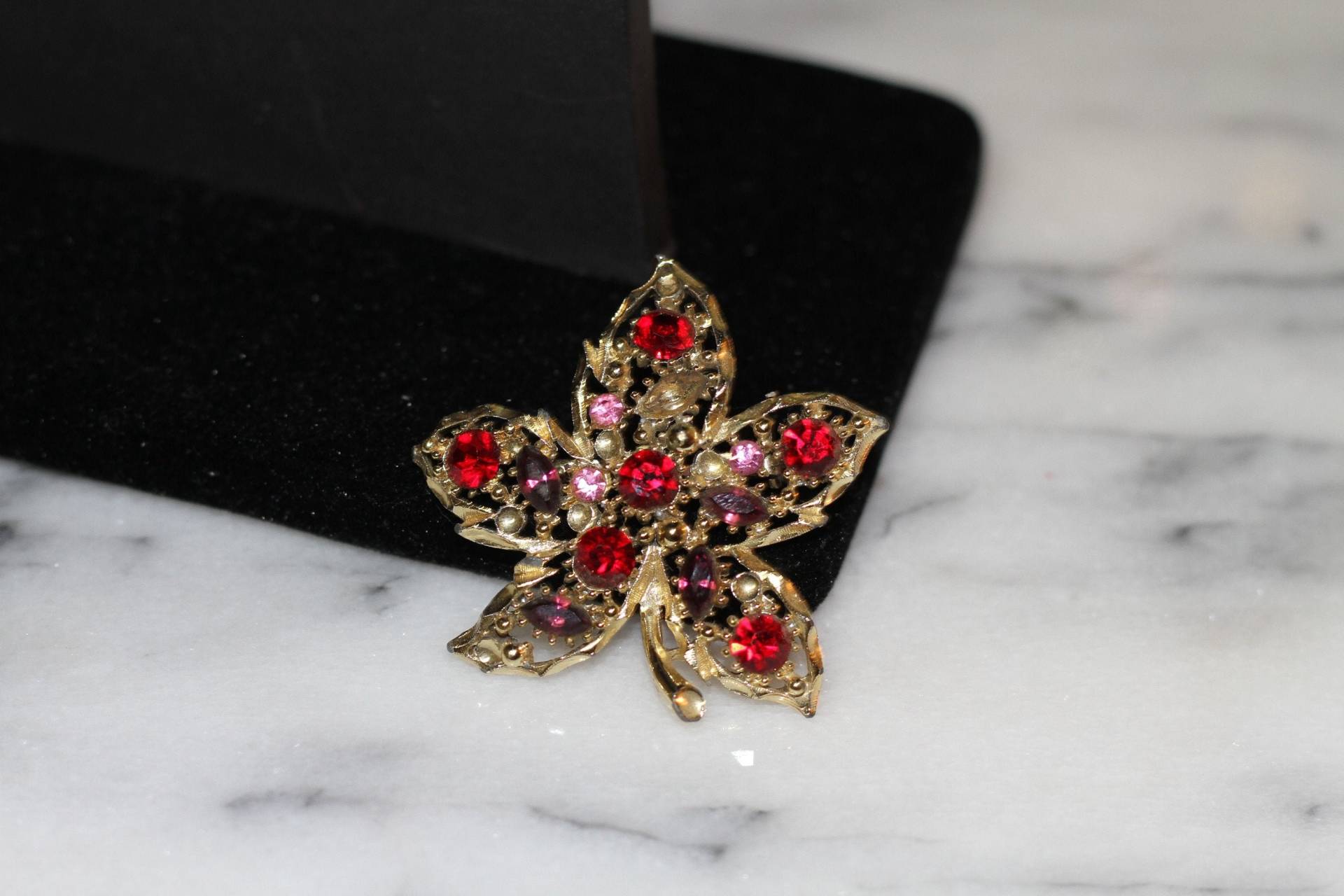 Blatt Strass Brosche von TheLoveFashion