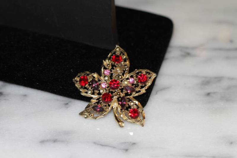 Blatt Strass Brosche von TheLoveFashion