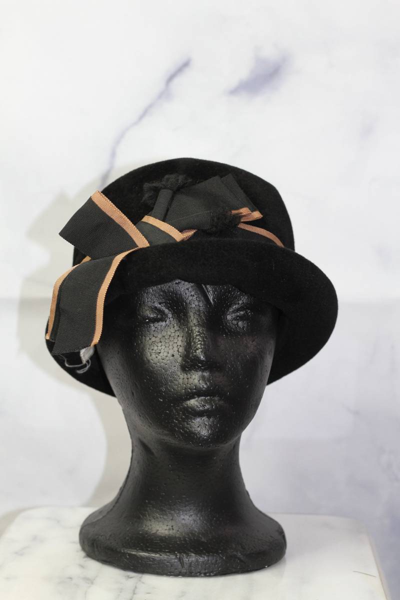 Encore Kutz Schwarzer Woll Cloche Hut | 7 3/8 von TheLoveFashion