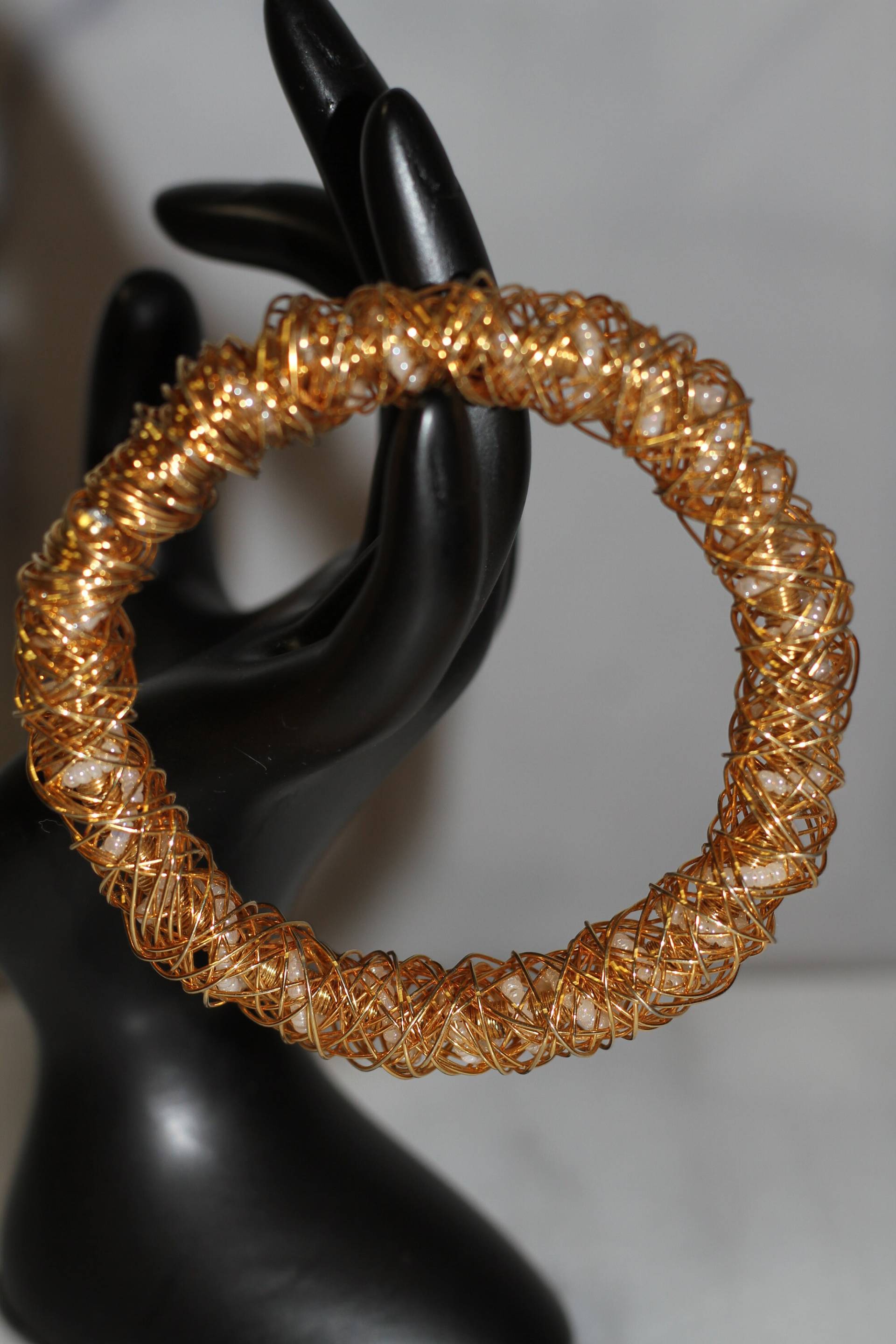 Gold Intertwine Perlen Armband von TheLoveFashion