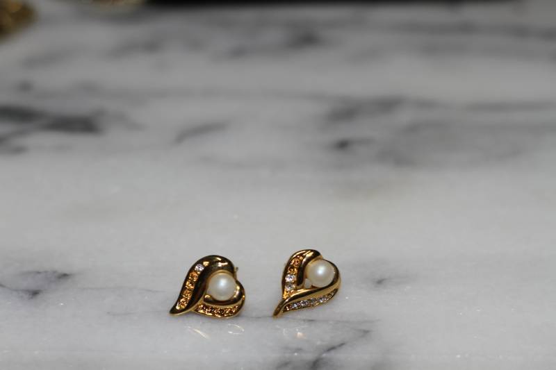 Gold & Pearl Herz Ohrringe von TheLoveFashion