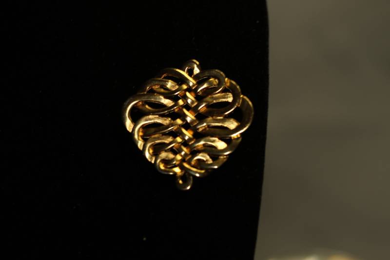 Goldbrosche von TheLoveFashion