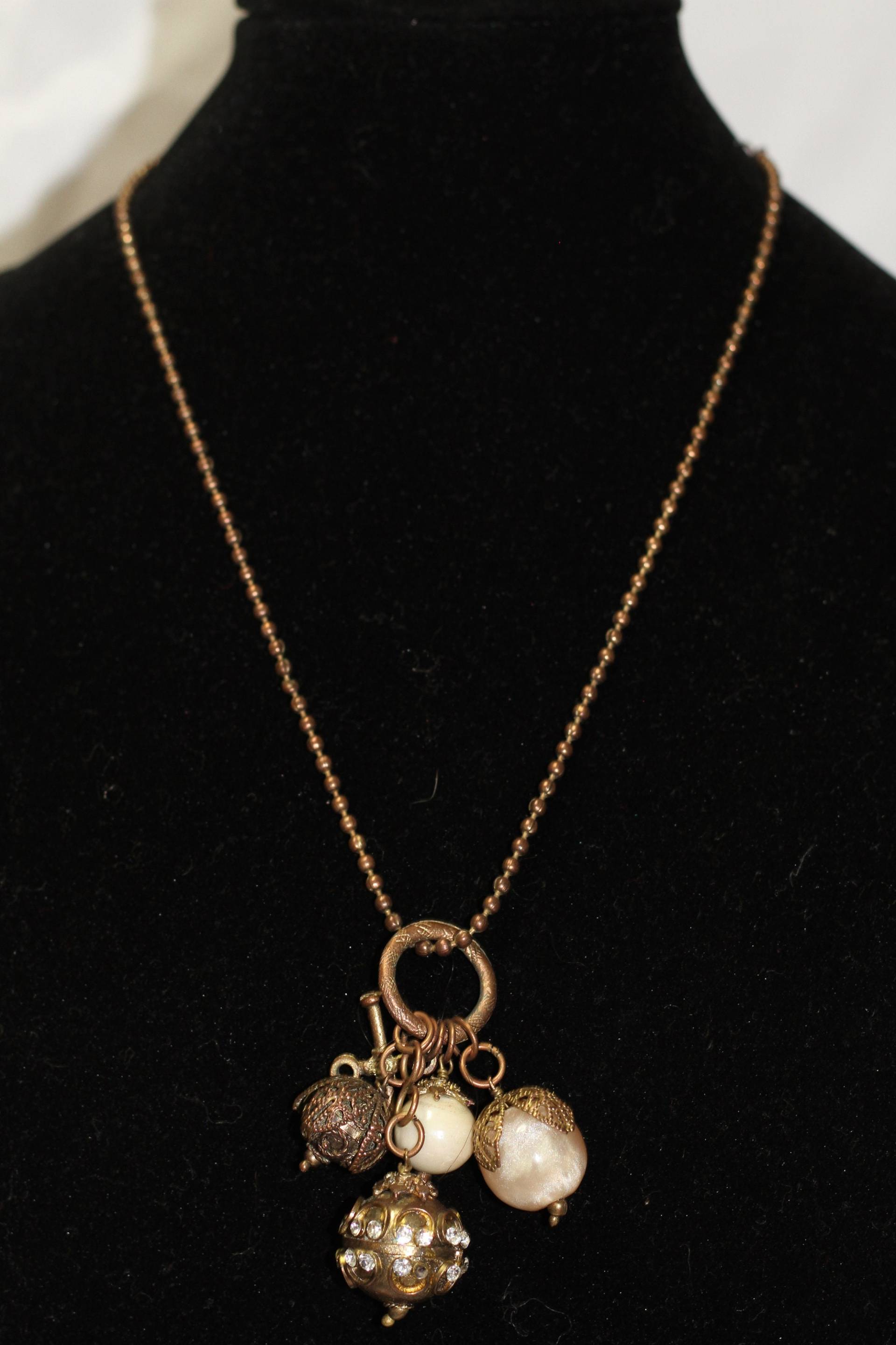 Goldene Kugel-Halskette von TheLoveFashion