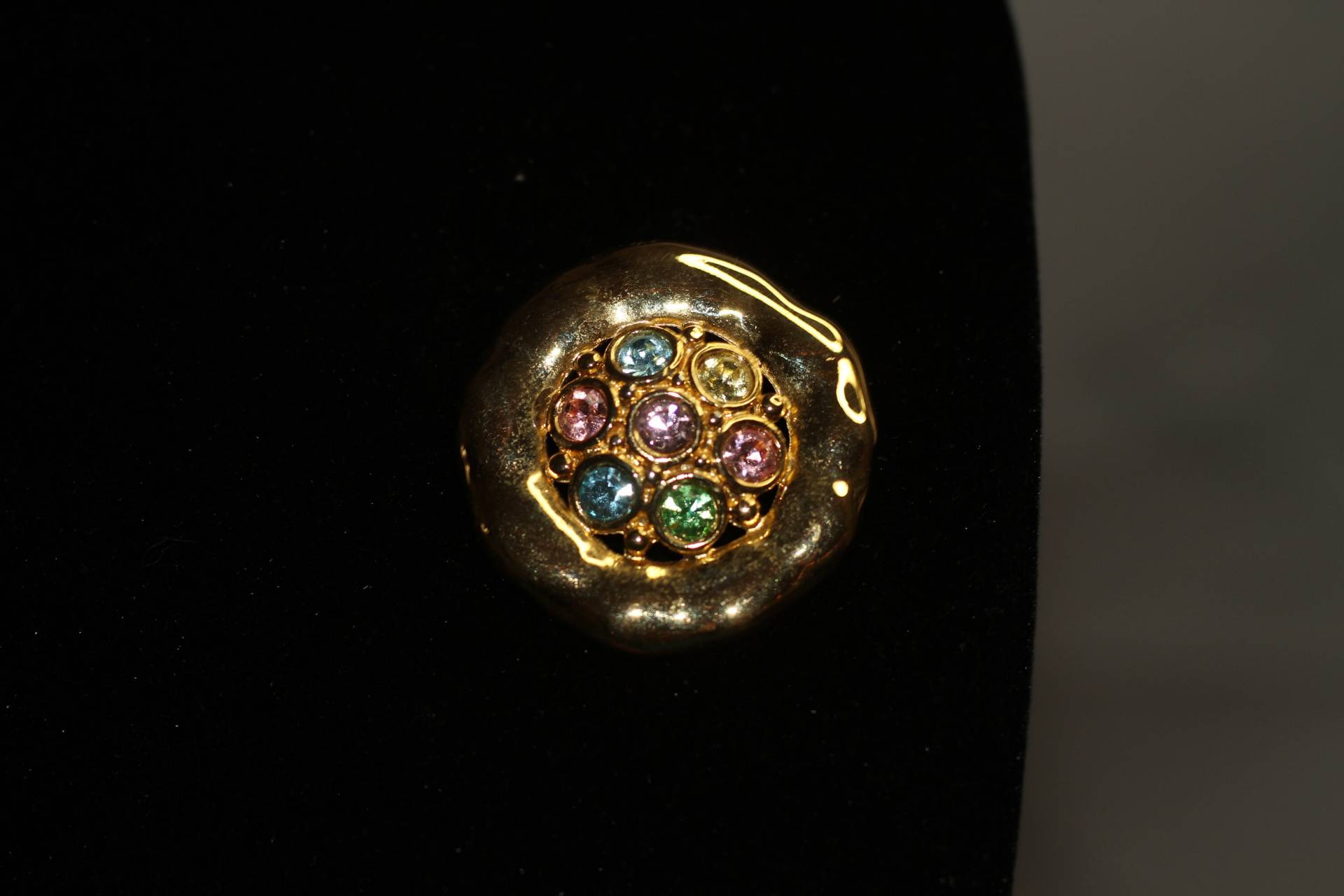 Multi Color Dekorative Gold Brosche von TheLoveFashion