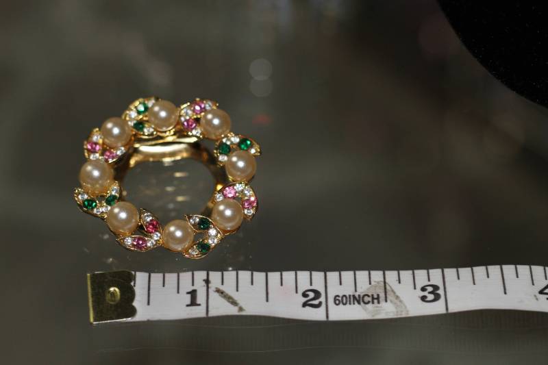 Multi Color Perle Schal Halter Clip von TheLoveFashion