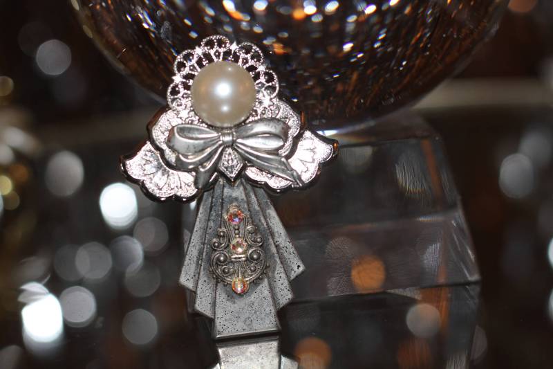 Perlen Engel Brosche von TheLoveFashion