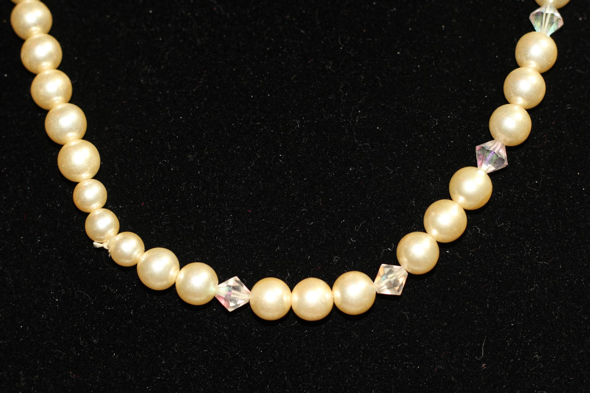 Perlen & Strass Halskette von TheLoveFashion