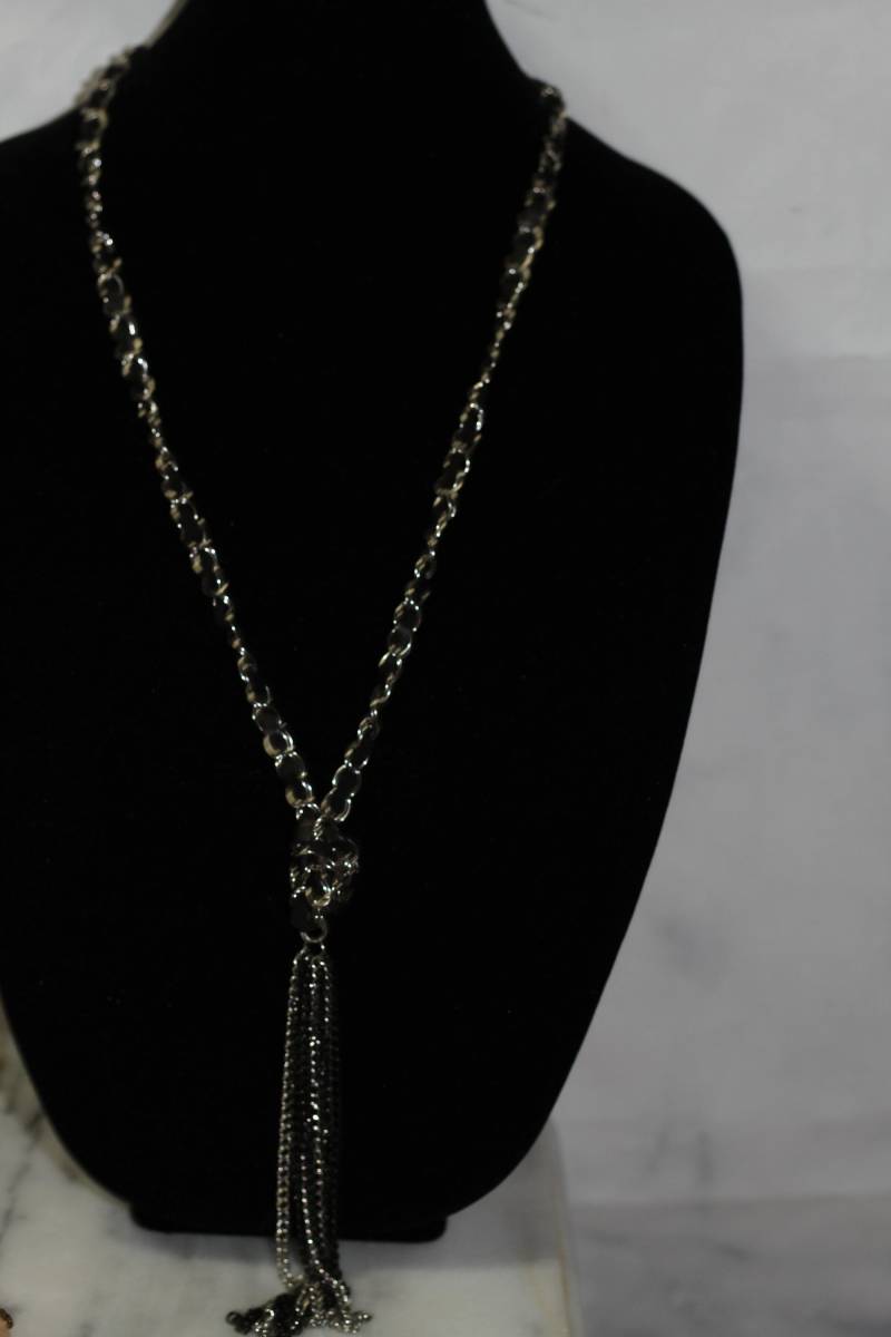 Schwarz Silber Lange Krawatten-Halskette von TheLoveFashion
